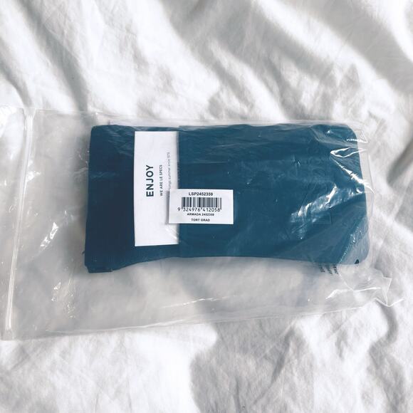 Le Specs Armada Tort Grad Round Sunglasses in Tortoiseshell - Picture 6 of 6